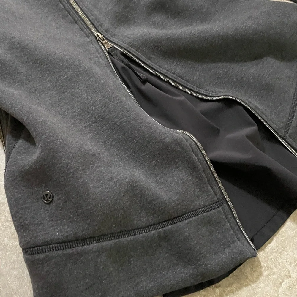 Lululemon En Route Grey Black Zippered Jacket